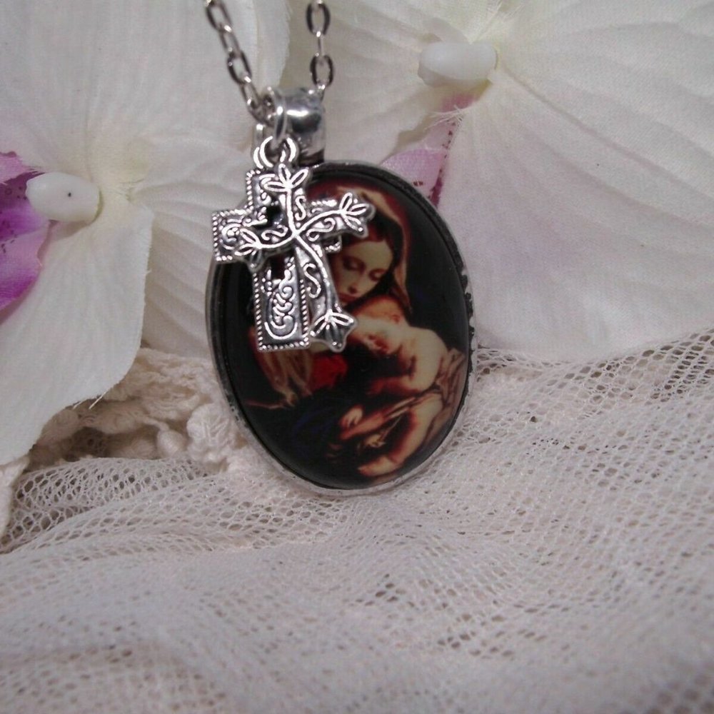 Mary Jesus Nativity Cross Rosary Necklace Pendant - Picture 4 of 8
